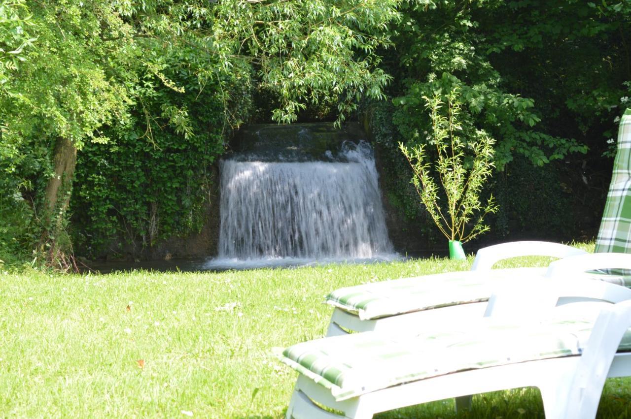 Les Gites Insolites De La Cascade Lespesses Bagian luar foto